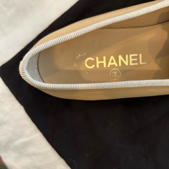 Chanel classic Flats in beige w black cap-toe size 38.5 - Picture 3 of 11